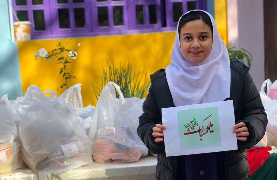 پویش احسان شب یلدا و جمع آوری بسته های یلدایی توسط دانش آموزان