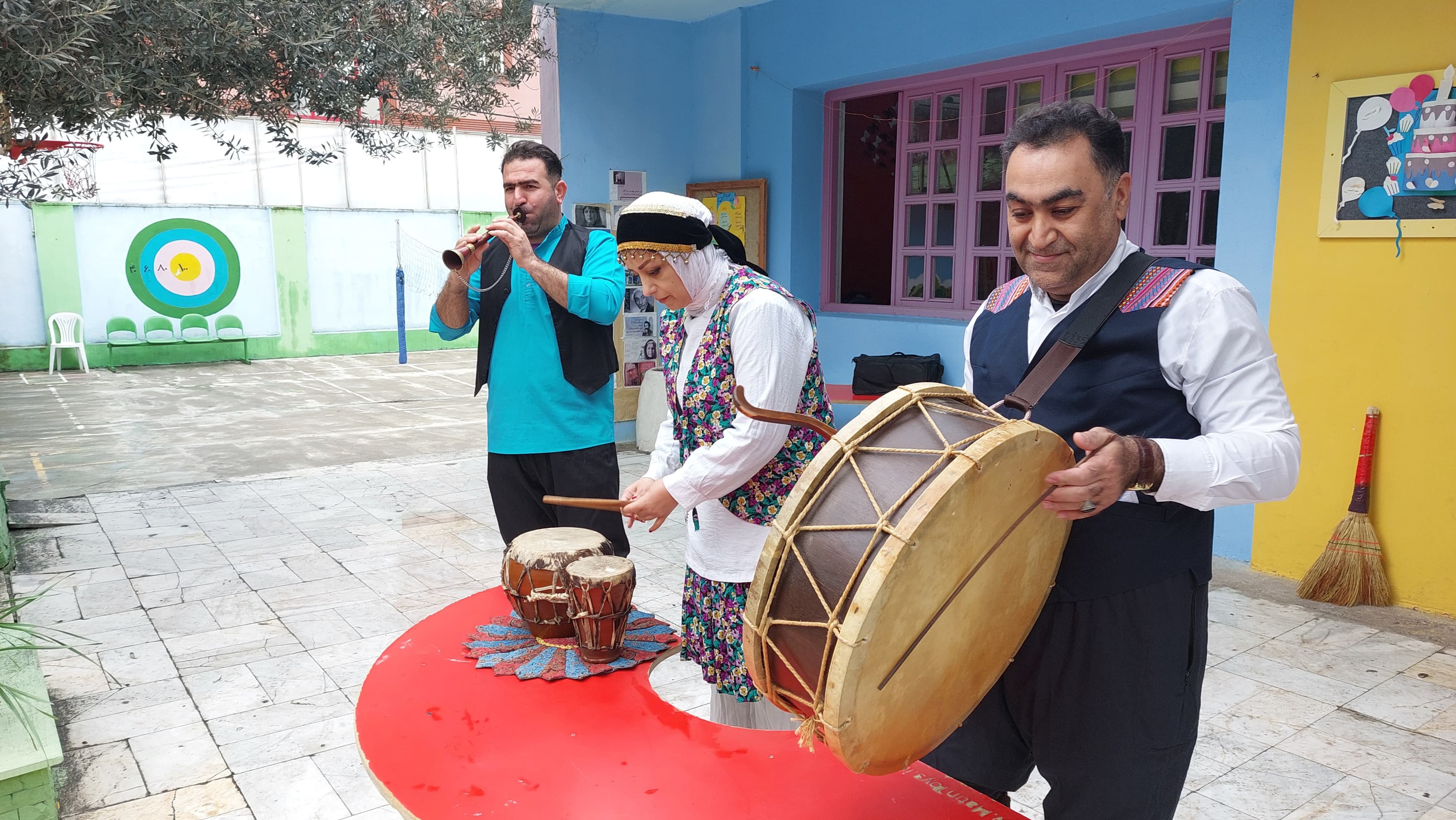 تبریک عید نوروز توسط همکاران دبستان آینده سازان